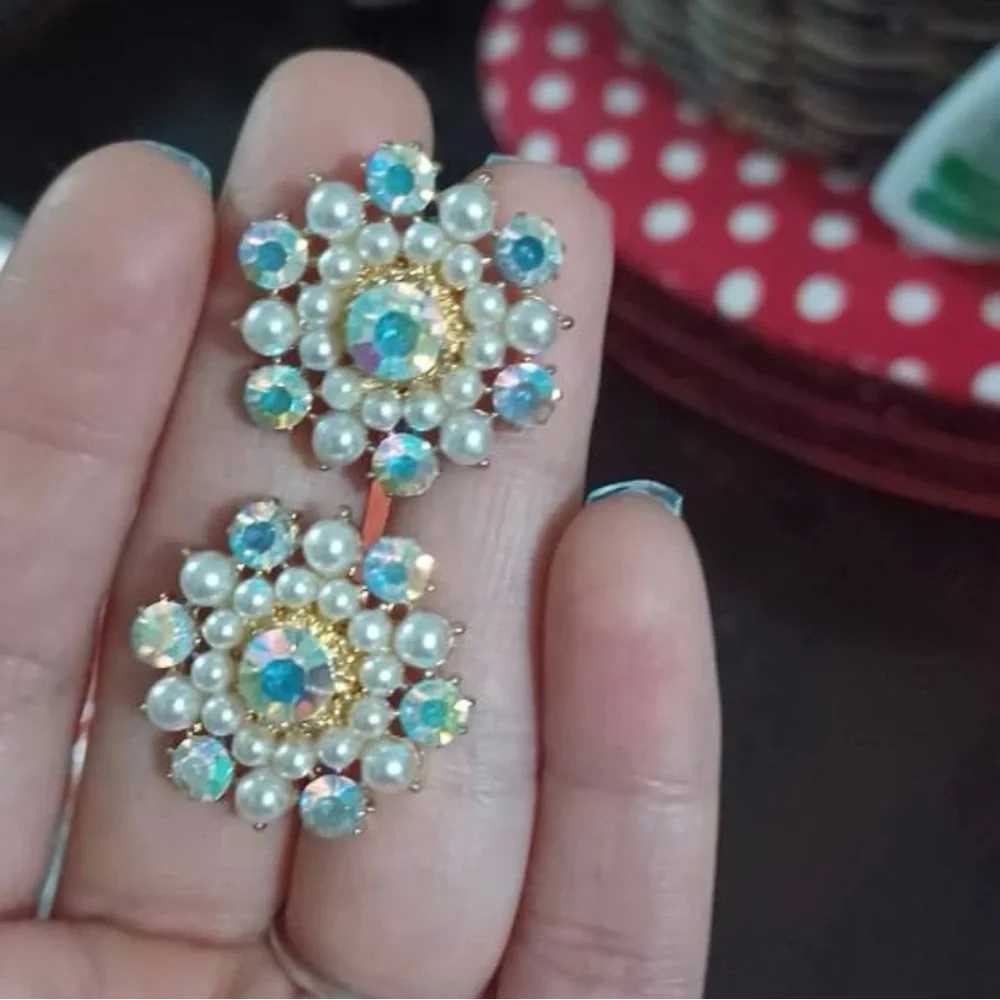 Faux Pearl Iridescent Rhinestone Stud Earrings